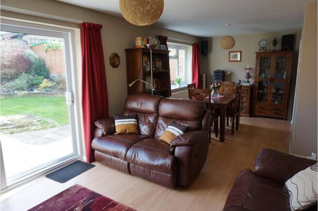 Lounge/Dining Room