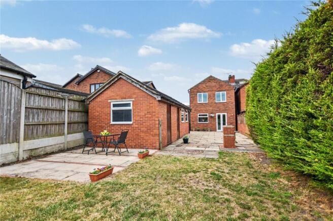 4 bed Semi-Detached for sale Image 11