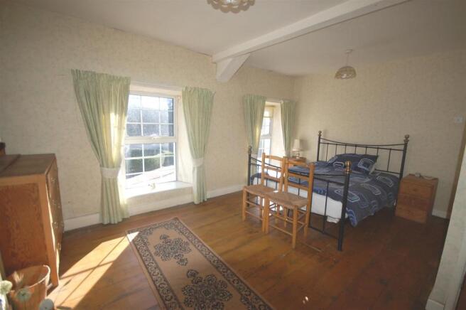 BEDROOM 2