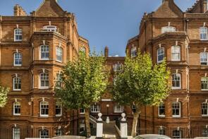 4, Gainsborough Mansions, Queen's Club Gardens, London W14 9RJ