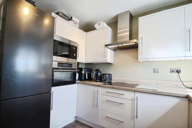4 bed Semi-Detached for sale Image 7