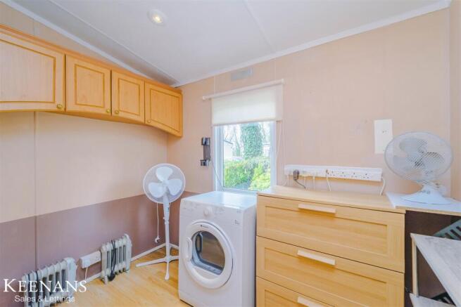 2 bed Park Home for sale Image 4
