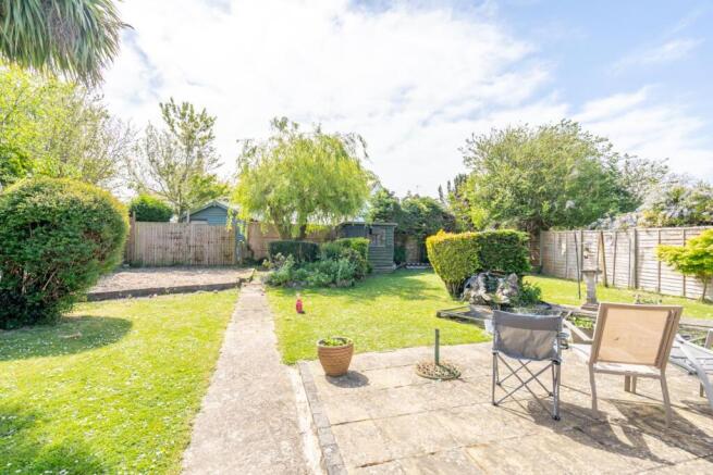 Rear Garden (2).jpg