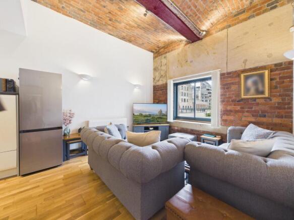 2 bed Apartment for sale Image 4