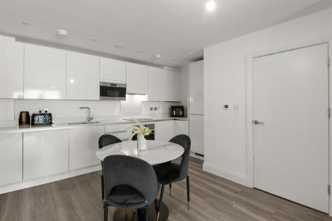 Randall Place, Uxbridge