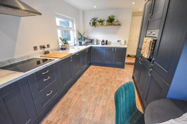 Kitchen/Breakfast...