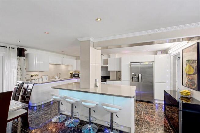 Kitchen_1.jpeg