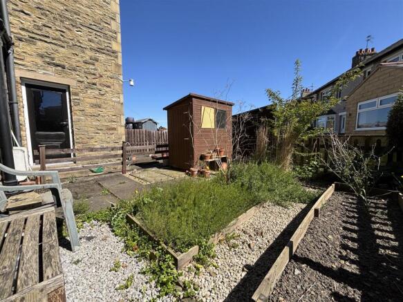 3 bed Terraced for sale Image 11