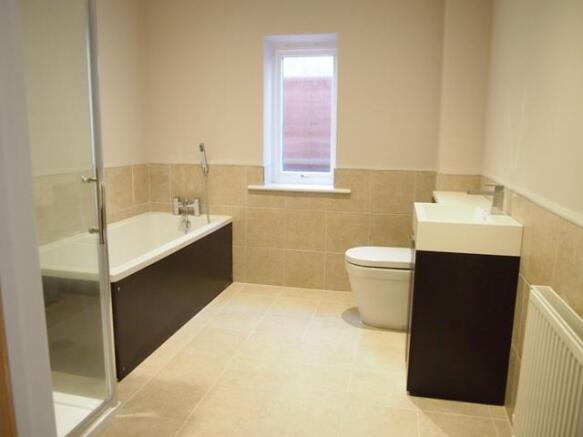 sleapshydebathroom.J