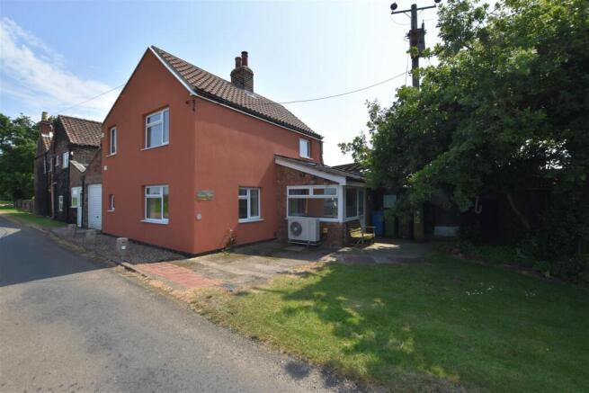 3 bedroom Cottage for rent