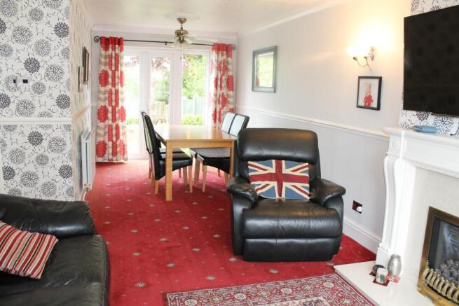 Lounge/Dining Room
