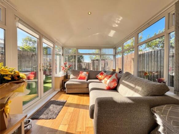 5 bed Detached for sale Image 8