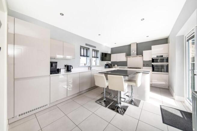 OPEN PLAN BREAKFAST KITCHEN ROOM