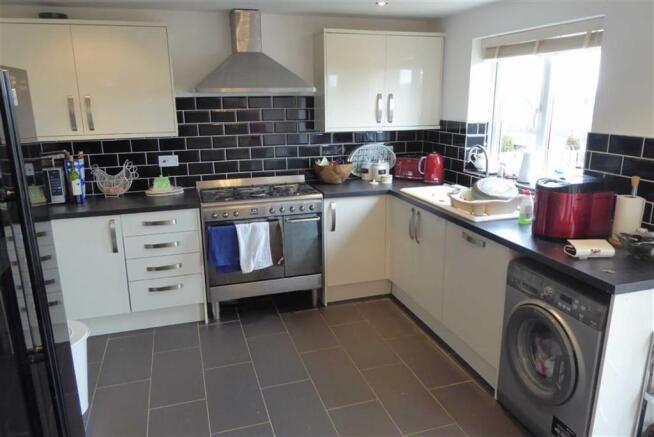 FITTED DINING KITCHEN