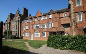 5, Buckingham Court, The Close, Dunmow CM6 1XE