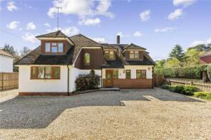 15, Frensham Vale, Lower Bourne, Farnham GU10 3HN