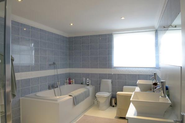 en-suite x 2