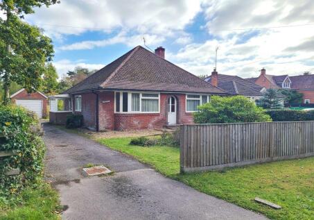 Newbridge Road, Cadnam, SO40 2NX