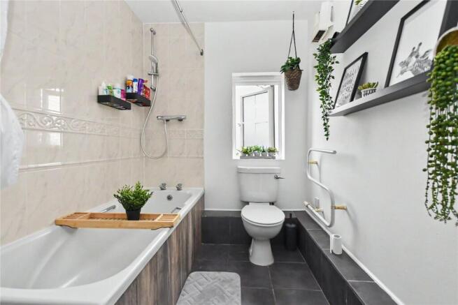 2 bed Apartment for sale Image 7