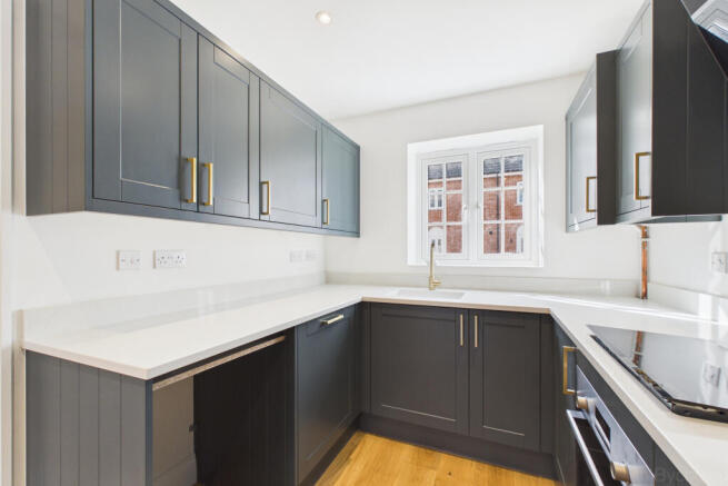 CAM05449G0-PR0063-STILL024