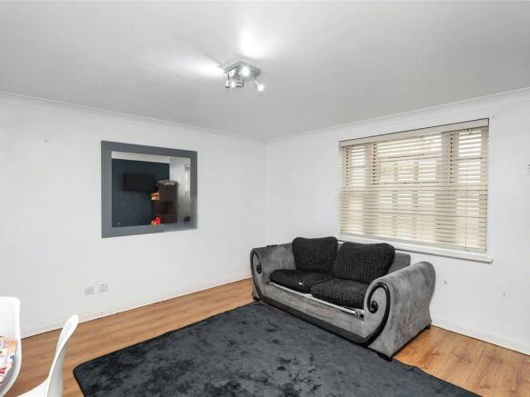FRONT ROOM.jpg