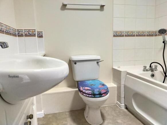 Photo 8