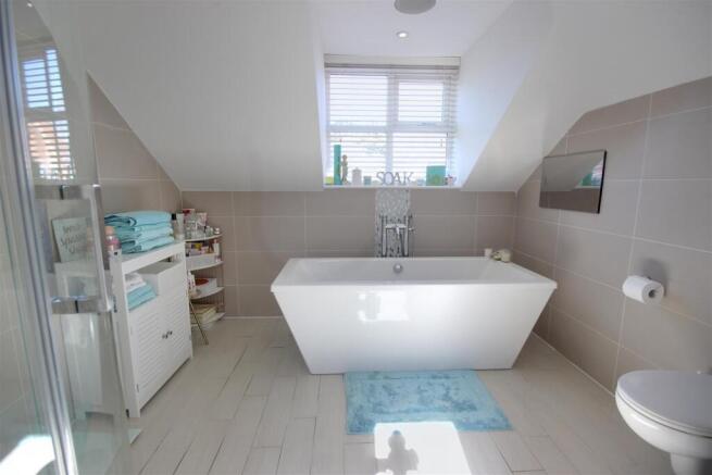 En-suite Bath/Shower Room