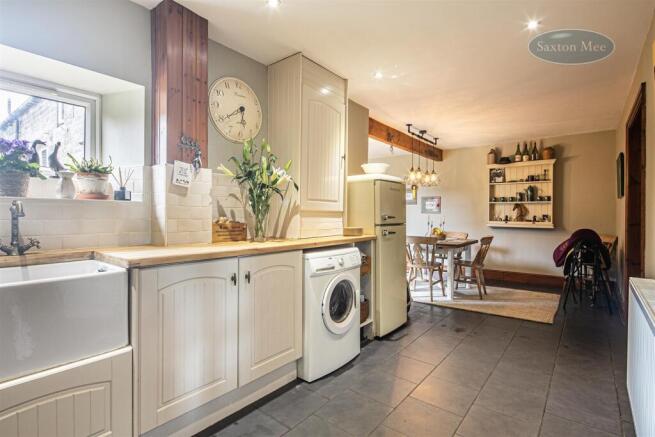 4 bed Barn Conversion for sale Image 7