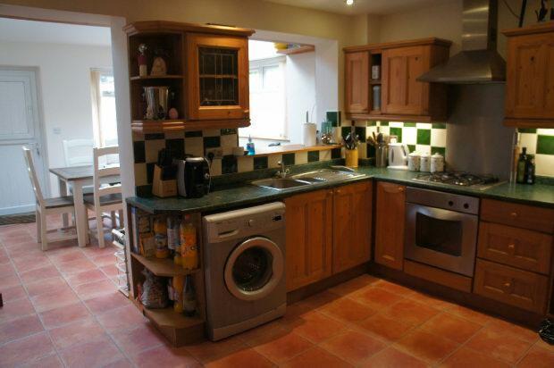 BREAKFAST KITCHEN