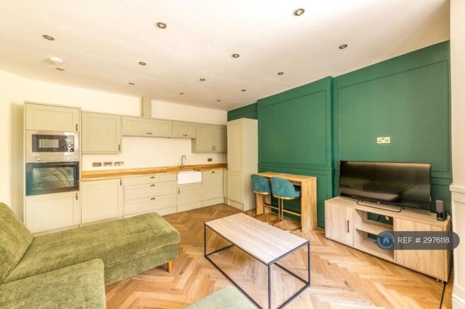 Kitchen/ Living Room