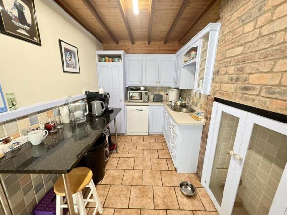 Maestir Road, Lampeter photo 4