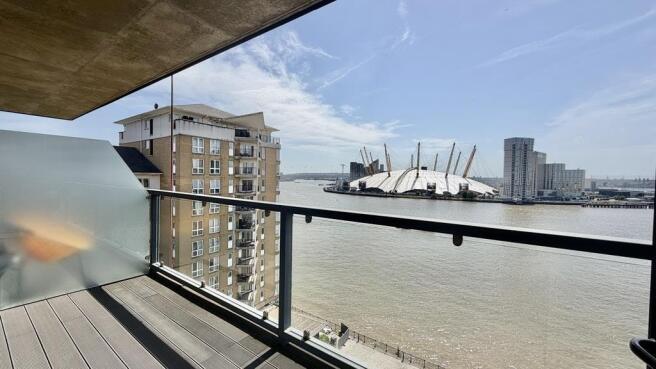 Meridian Walk, E14 (Two Bedrooms for sale near Can