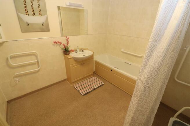 Bath / Shower Room / WC