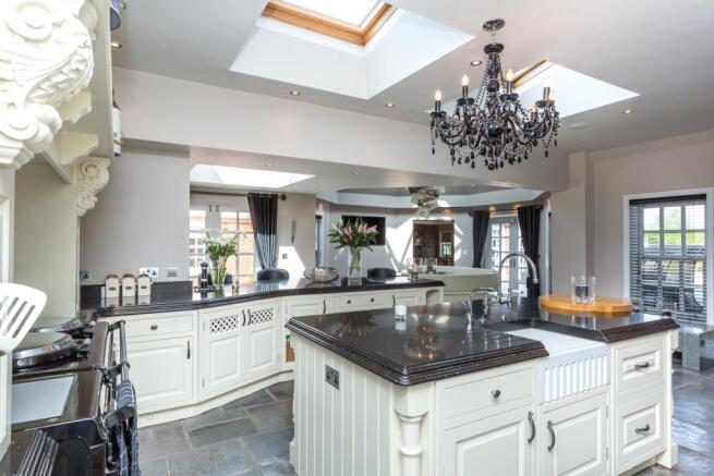 Kitchen (C)