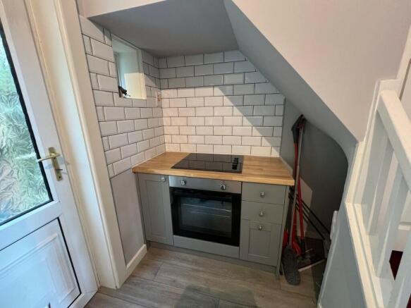 2 bed Terraced to rent Image 4