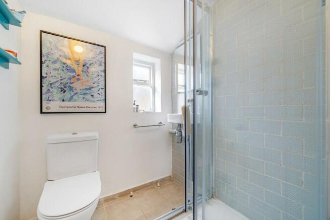 Bathroom (2).jpg