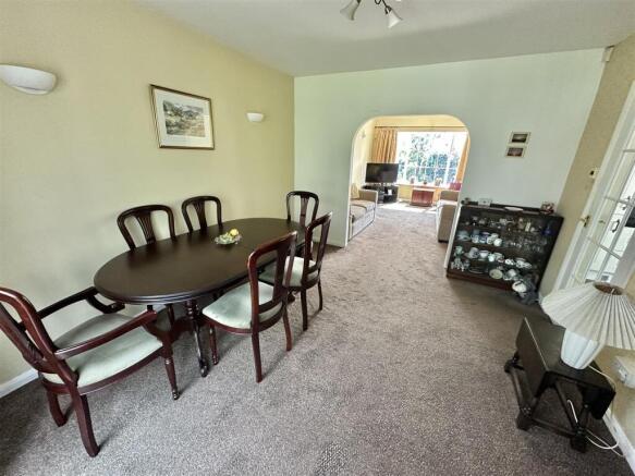 4 bed Detached for sale Image 5