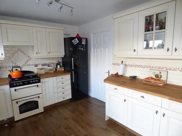 Well Appointed Dining Kitchen