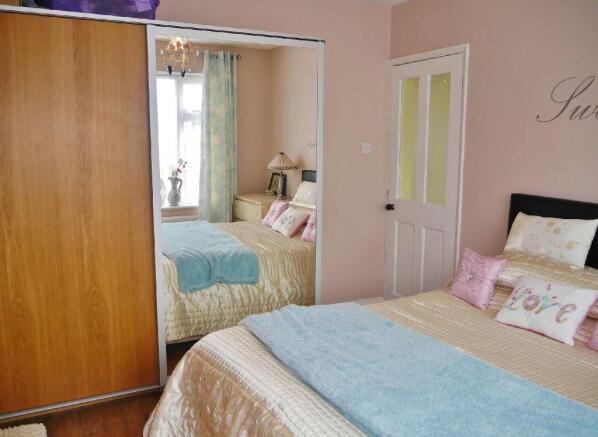 Bedroom 1 Photo 2