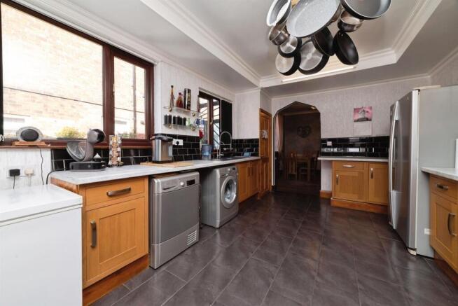 3 bed Terraced for sale Image 7