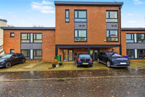 Shuna Crescent, Glasgow
