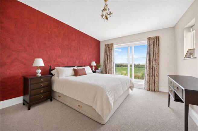 8 bed Detached for sale Image 9