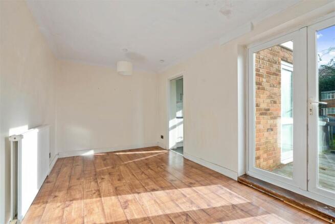37 Morris Drive, Whitnash (8 of 28).jpg
