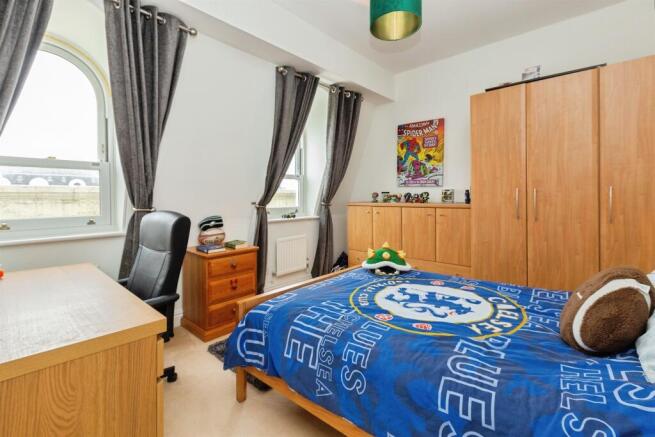 Photo 10