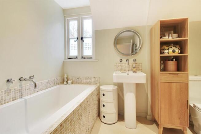 Bathroom.jpg