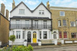 2, Queens Gardens, Broadstairs CT10 1QE