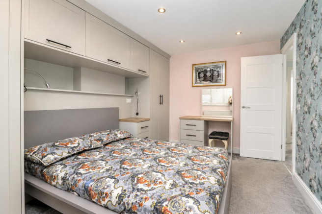 3 bed Semi-Detached for sale Image 8