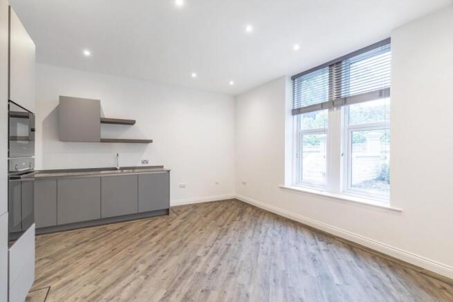 2 bed Flat to rent Image 6