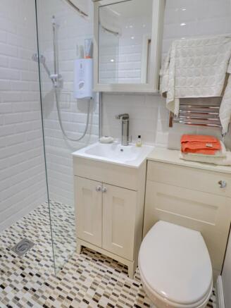 2 bed Cottage for sale Image 11