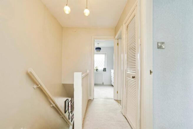 3 bed Terraced for sale Image 10